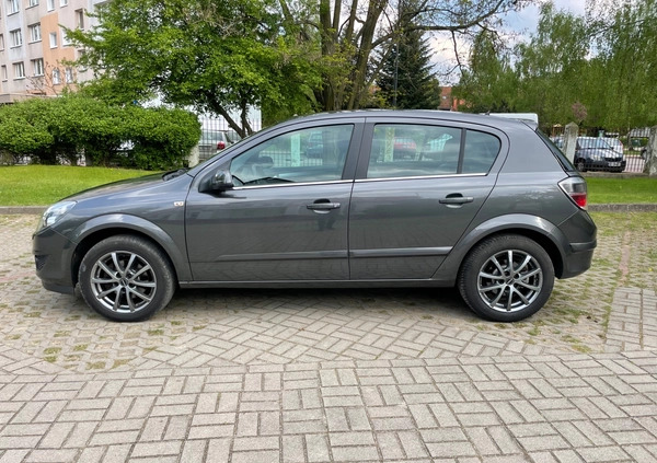 Opel Astra cena 14999 przebieg: 229000, rok produkcji 2009 z Szczawno-Zdrój małe 137